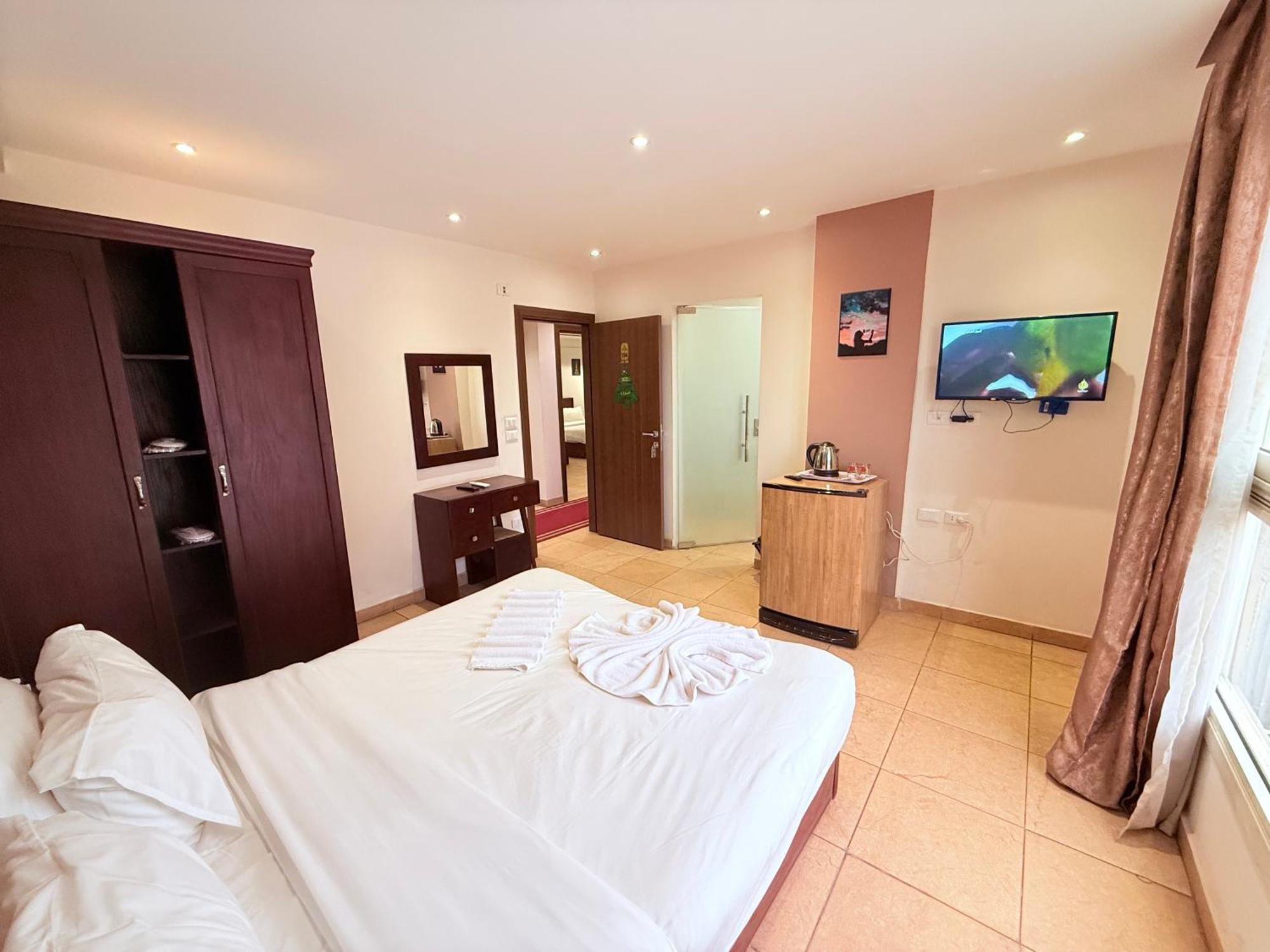 King Khafren View Inn Kafret el-Gabal Esterno foto